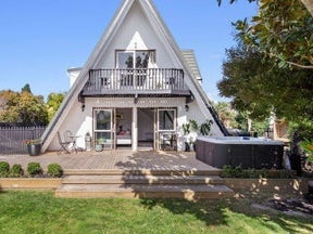 6A Hurst Place, Parklands, Christchurch