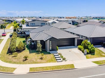 1 MONARO PLACE, Papamoa Beach, Tauranga
