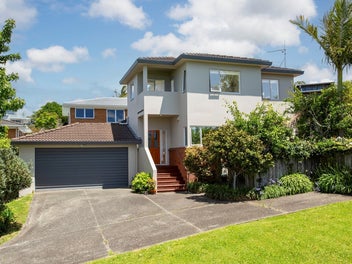 2/66 Hebron Road, Waiake, Auckland