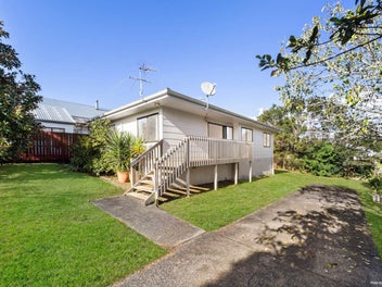 20 Posa Avenue, Henderson, Auckland