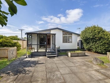 14 Walsh Road, Westown, New Plymouth
