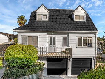 2/116 Bradbury Road, Botany Downs, Auckland