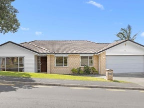 55 South Kensington Way, Henderson, Auckland