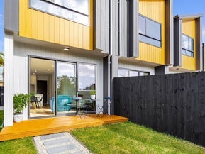 7/12 Fraser Road, Narrow Neck, Auckland
