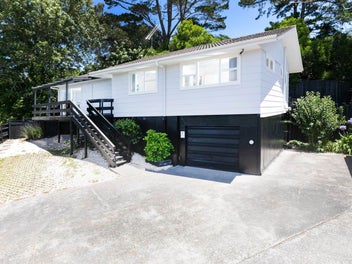 1/3 Aralia Road, Sunnynook, Auckland