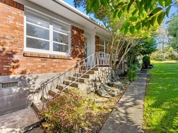 2/22 Margaret Place, Milford, Auckland