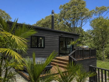 12 Okoka Road, Omiha, Waiheke Island