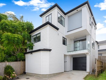24B Bruce Road, Glenfield, Auckland