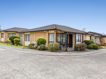 25/197 Royal Road, Massey, Auckland