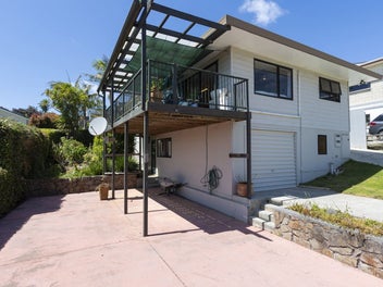 54 Stratford Drive, Cable Bay