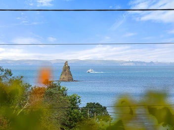 1068 Whangaparaoa Road, Tindalls Beach, Whangaparaoa