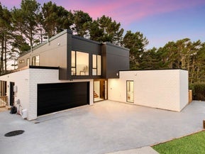 13 Greenstead Close, Flat Bush, Auckland