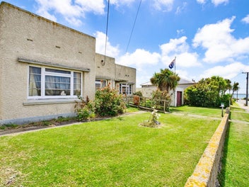 21 Henderson Street, Bluff