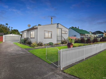 10 Bluewater Place, Wattle Downs, Auckland