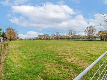 91 Cemetery Road, Sanson