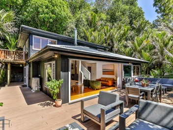74 Otitori Bay Road, Titirangi, Auckland