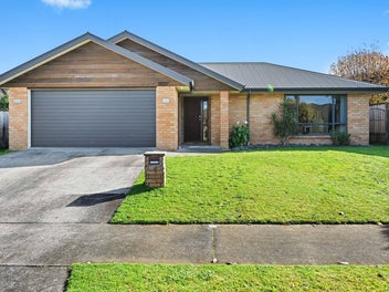 4 Azure Place, Huntington, Hamilton