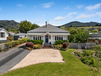 15 Hugh Street, Sawyers Bay, Port Chalmers