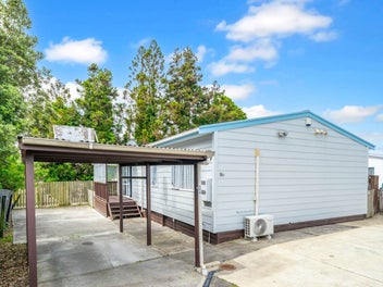 1/36 EDWARDS AVE, Henderson, Auckland