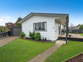 64A Montgomery Crescent, Lansdowne, Masterton
