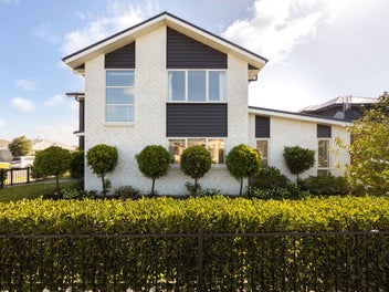 2 McCorquindale Drive, Flagstaff, Hamilton