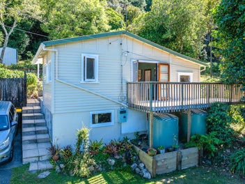 134 Fairview Crescent, Omiha, Waiheke Island