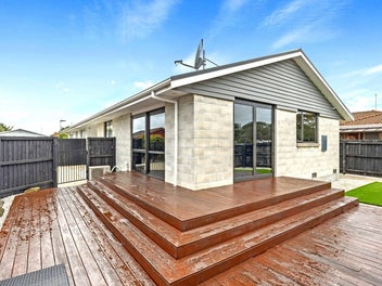 1/84 Queenspark Drive, Parklands, Christchurch