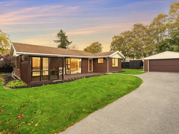 31 Solomon Avenue, Redwood, Christchurch