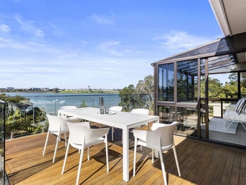 27 Ferry Parade, Herald Island, Auckland