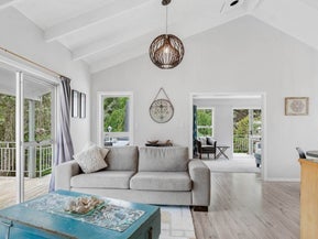 2/16 Scarlock Avenue, Browns Bay, Auckland