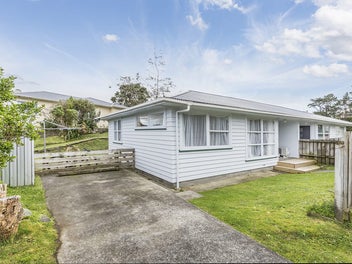 42B Black Rock Road, Newlands, Wellington