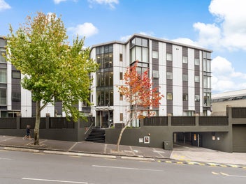 3Y/15 Nelson Street, Auckland Central, Auckland