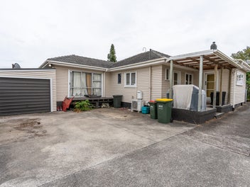 35 Lake Crescent, Hamilton Lake, Hamilton