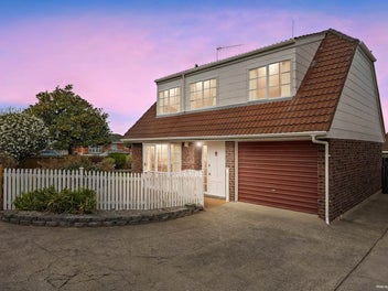 1/73 Botany Road, Botany Downs, Auckland