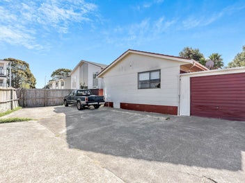2/24 Funnell Place, Manurewa, Auckland