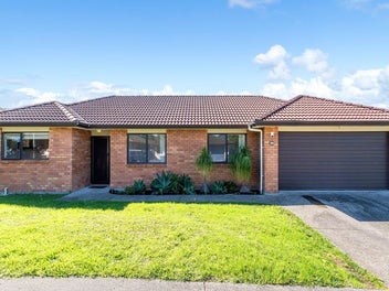 33 South Kensington Way, Henderson, Auckland