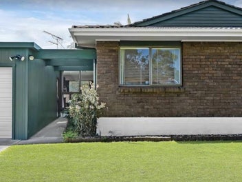 17 Jillteresa Crescent, Half Moon Bay, Auckland