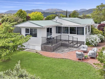 6 Naumai Place, Brightwater