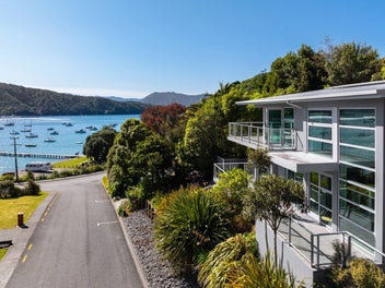 2 Finlay Grove, Waikawa, Picton