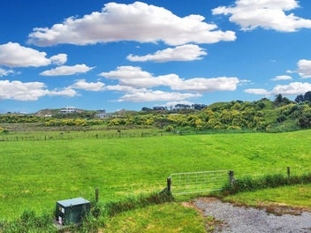 30 Strathnaver Drive, Waikawa Beach