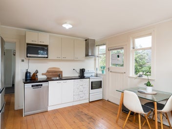 11 Dorset Grove, Cannons Creek, Porirua