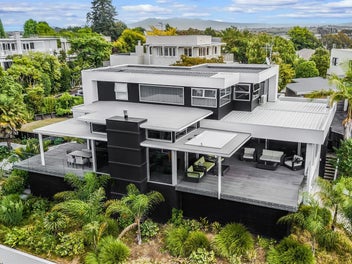 133 Lake Crescent, Hamilton Lake, Hamilton