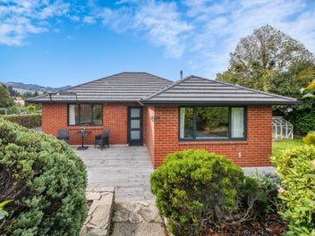 2 Flower Street, Fairfield, Dunedin