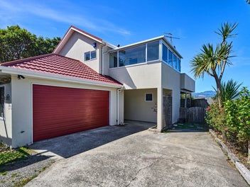 25 Bowes Crescent, Strathmore Park, Wellington