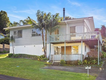 1/3 Glenvale Place, Totara Vale, Auckland