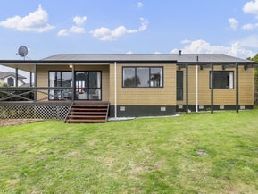8 Peter Button Place, Johnsonville, Wellington