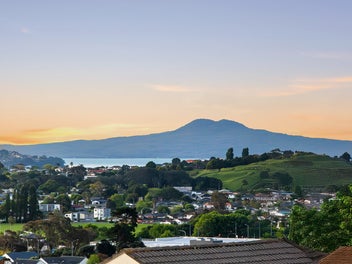 22 McCahill Views, Botany Downs, Auckland
