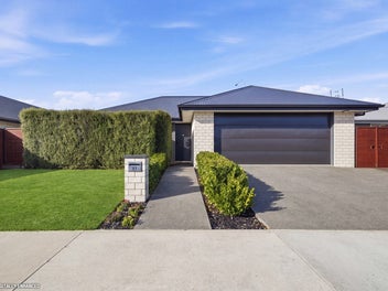 21 Quinn Crescent, Woodend, Woodend