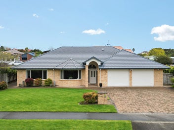 56 Ayrshire Drive, Grandview Heights, Hamilton