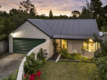 2/39 Gatman Street, Birkdale, Auckland